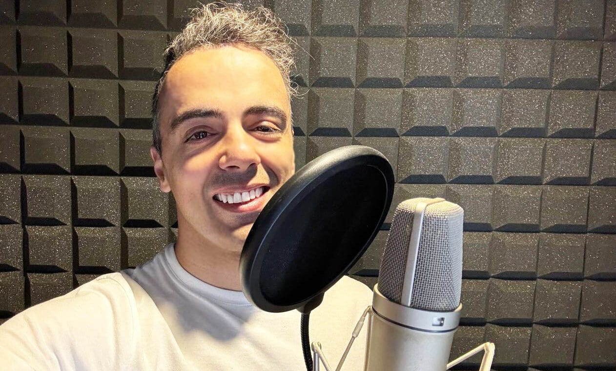 George Yukhanov — multi-platinum producer in Dubai music studio
